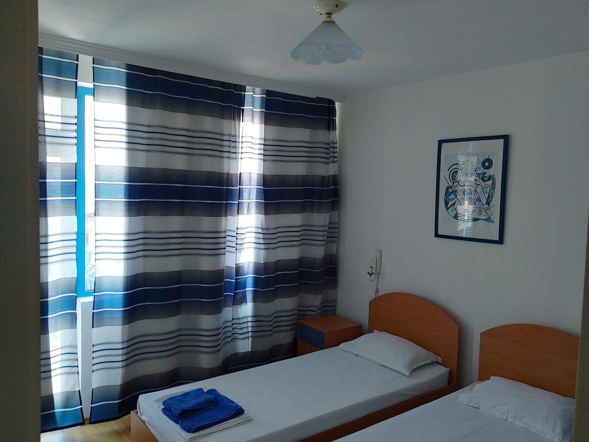 Lira Sto Apartments Pomorie Exterior foto