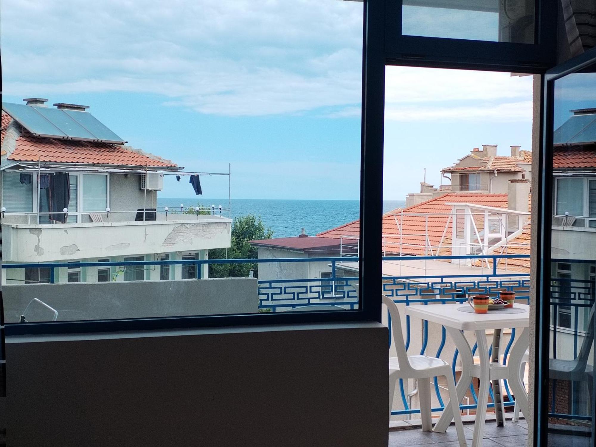 Lira Sto Apartments Pomorie Exterior foto