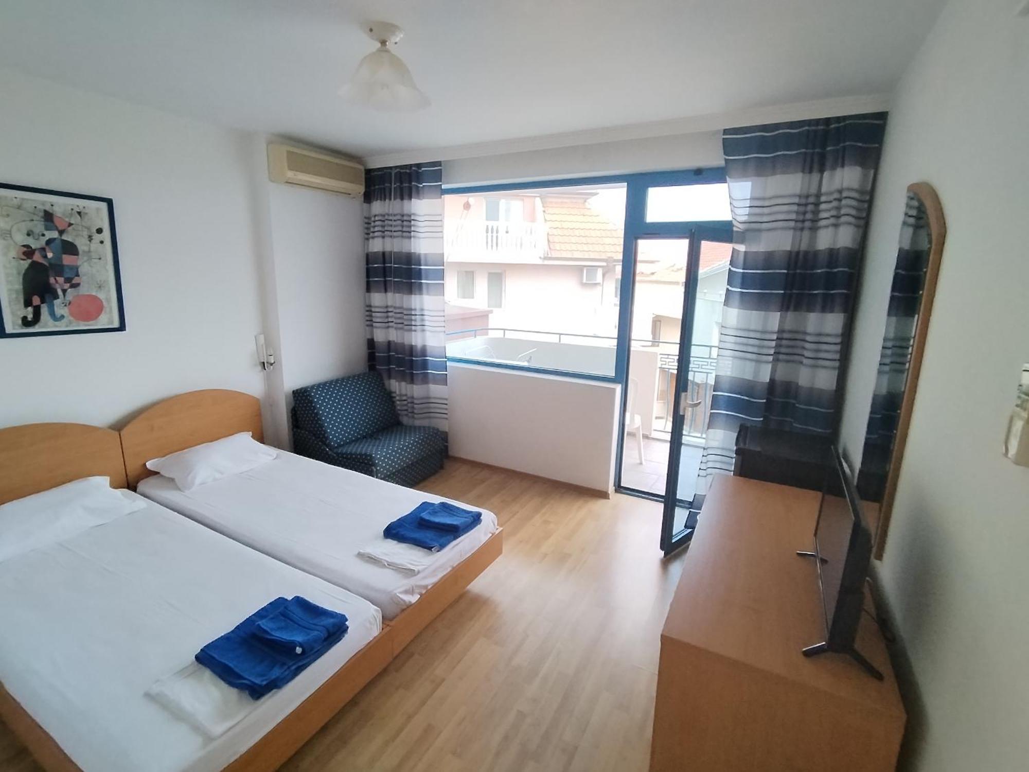 Lira Sto Apartments Pomorie Exterior foto
