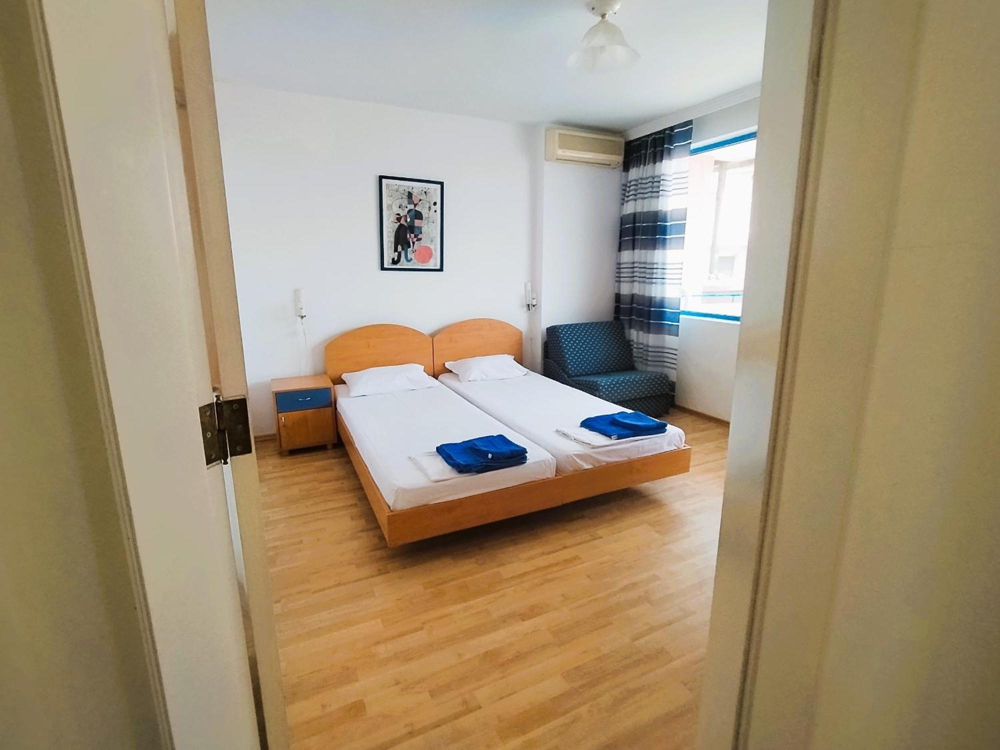 Lira Sto Apartments Pomorie Exterior foto