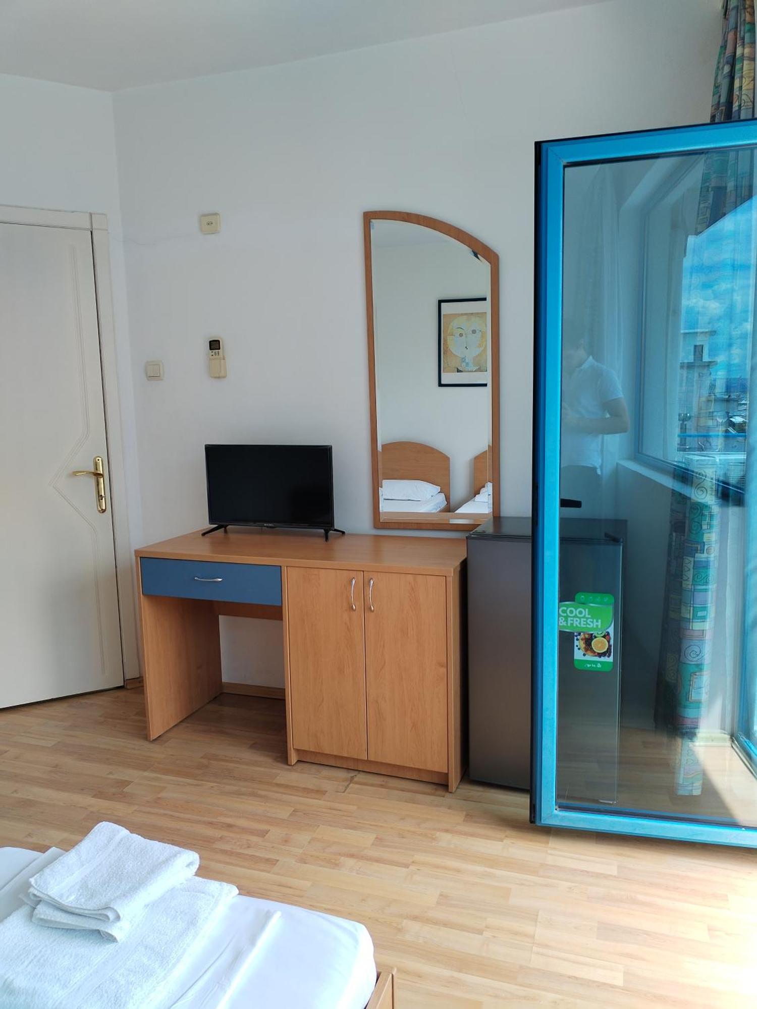Lira Sto Apartments Pomorie Exterior foto