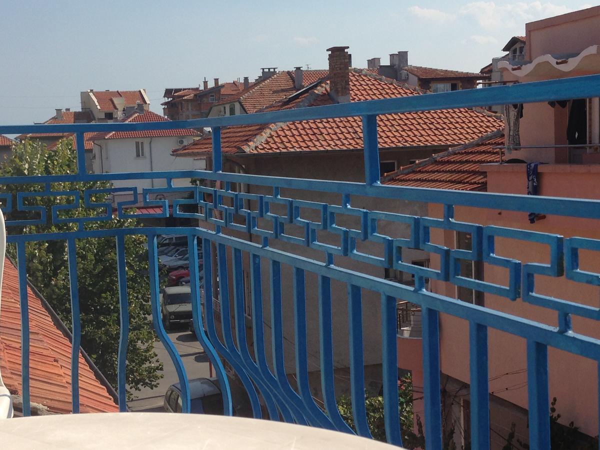 Lira Sto Apartments Pomorie Exterior foto