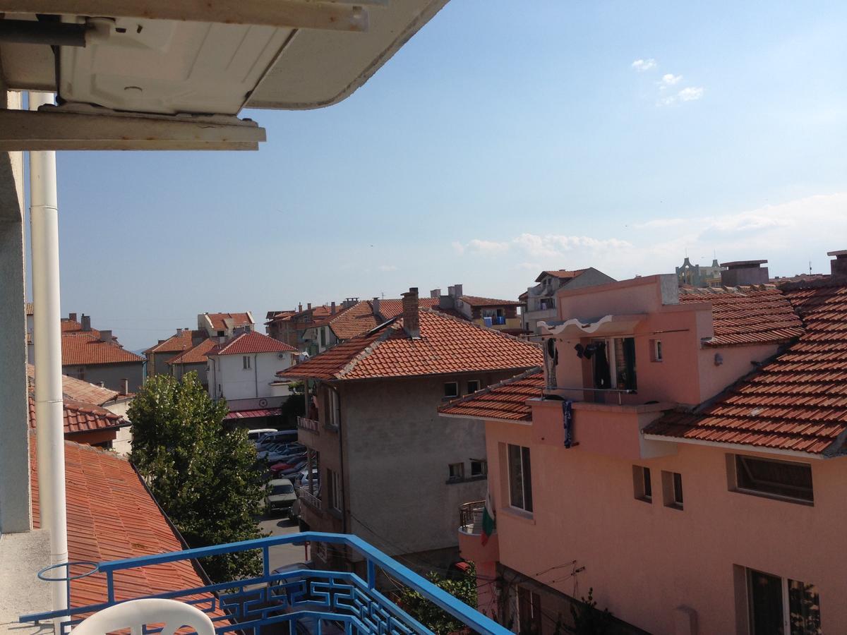 Lira Sto Apartments Pomorie Exterior foto